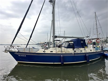 2001 Tayana 48 Sailboat for Sale in Singapore