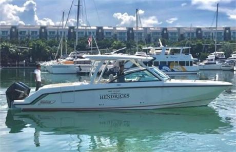 2019 Boston Whaler 320 Vantage Powerboat for Sale in Singapore